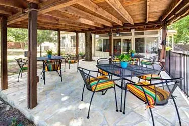The covered patio at the Briarwood detox center in Austin